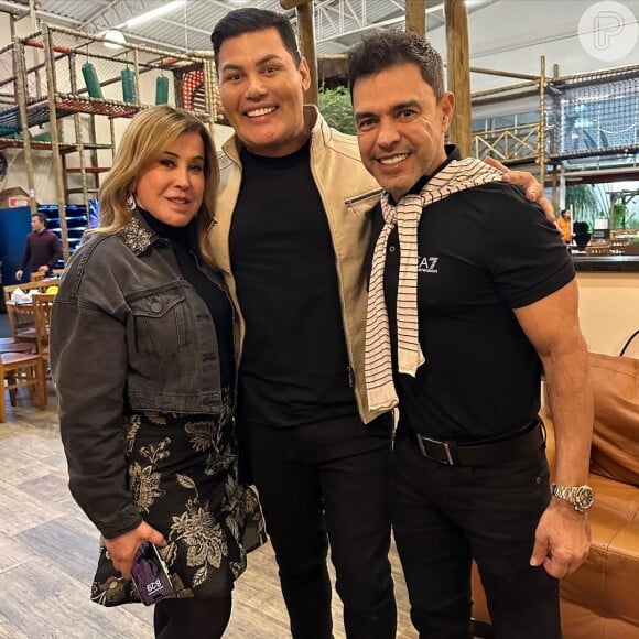 Aniversário de João Francisco ainda rendeu uma foto entre Zezé di Camargo e Zilu.