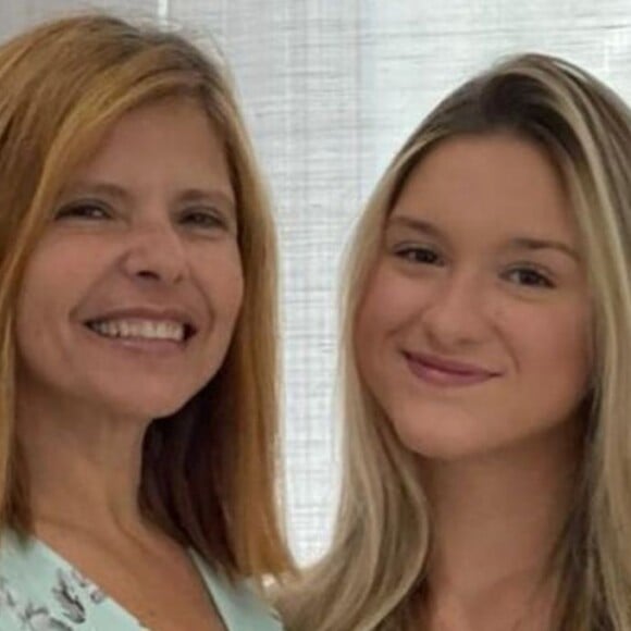 Rose Miriam parece estar atualmente mais ligada as gêmeas, Sofia e Mariana, do que João Augusto.