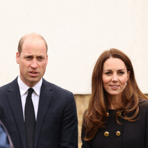 Kate Middleton e Príncipe William são primos de 15º grau na árvore genealógica da família do pai da Princesa de Gales 