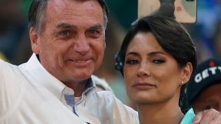 Passado de Michelle preocupa Bolsonaro e político quer esposa longe da disputa para presidência. Entenda!
