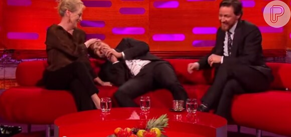 Meryl Streep ainda fez uma carícia na cabeça do ator Mark Rufalo após beijá-lo