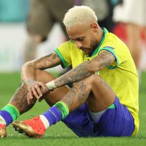 'Escolhas de Neymar estão o levando a uma tragédia', alerta sensitiva famosa