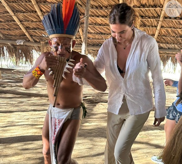 Luciana Gimenez participa de ritual de dança indígena no Amazonas