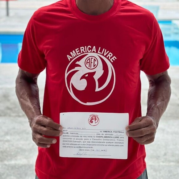 Romário foi internado para tratar uma infecção