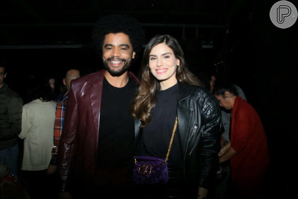 Camila Queiroz e Diogo Almeida se encontraram na festa do 100º capítulo da novela 'Amor Perfeito'