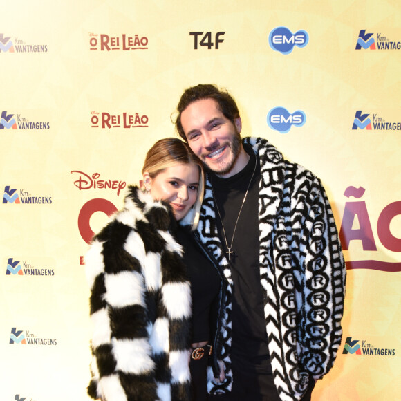 Viih Tube e Eliezer prestigiaram um musical sobre 'O Rei Leão'