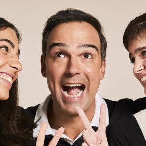 Tadeu Schmidt aponta o que mudou em sua paternidade: 'Hoje em dia, meu approach é totalmente diferente. Se eu falo algo e elas respondem, mesmo eu podendo não gostar, tem um diálogo'