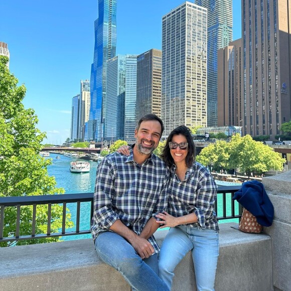 Tadeu Schmidt adora combinar looks também com a mulher, Ana Cristina