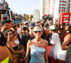 Bruna Marquezine quando foi para Recife e Salvador aproveitar o carnaval de 2023 usou o óculos que divide opiniões.
