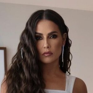 O rapaz ainda disse que Deborah Secco seria a "nova Cleo"