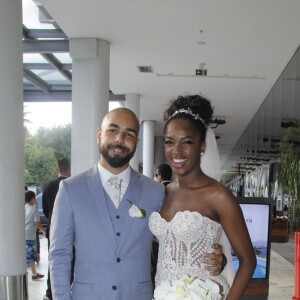 Iza e Sérgio Santos se casaram em 2018