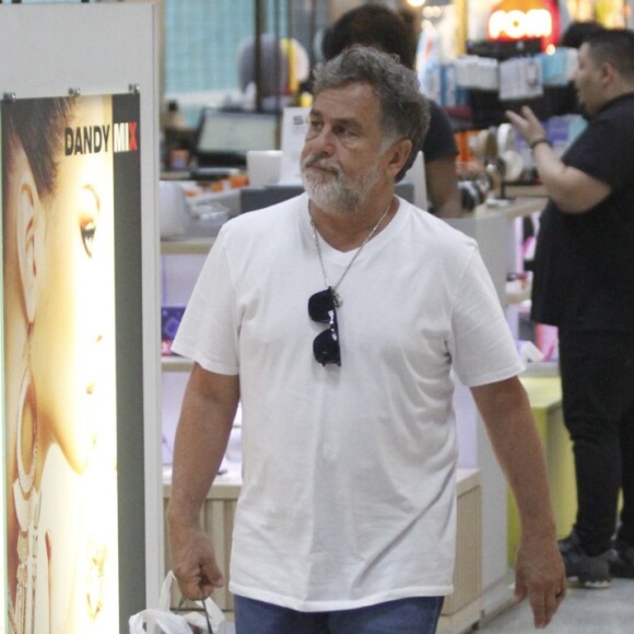 Marcos Frota é pai de quatro filhos - Amarlina, Apoena, Tainã e Davi