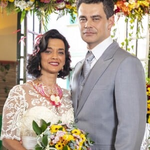 Na novela 'Amor Perfeito', Érico e Verônica sobem ao altar em um casamento emocionante em 'Amor Perfeito'