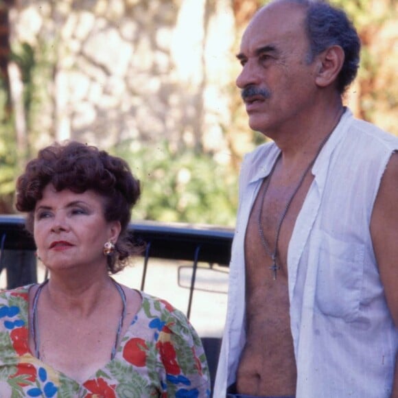 Pai de Ruth (Gloria Pires) e Raquel (Gloria Pires), Floriano (Sebastião Vasconcelos) não aceita a  troca na novela 'Mulheres de Areia'