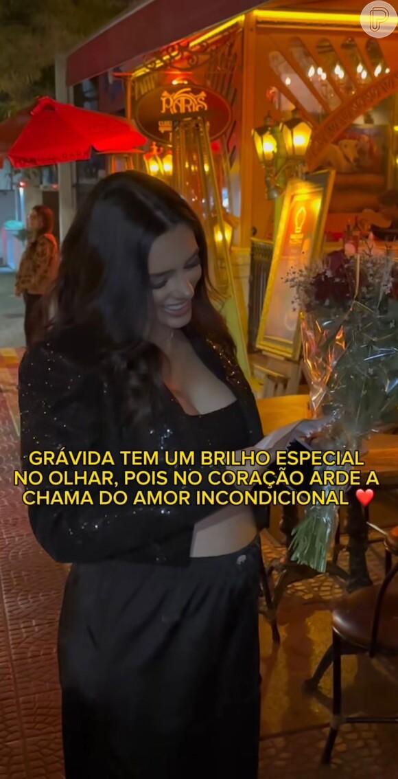 Junto do buquê, Bruna Biancardi recebeu um cartão com uma mensagem mais que especial