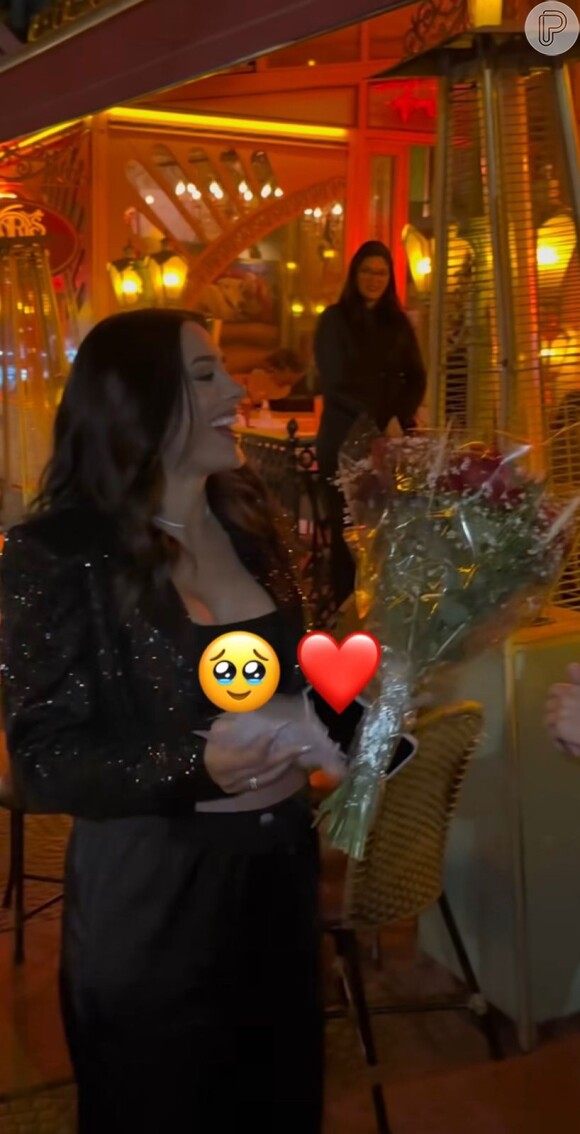 Bruna Biancardi recebeu um buquê de rosas lindíssimo