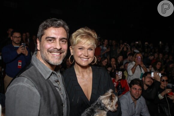 No Brasil, há, sim, homem para Xuxa! Apresentadora está casada com Junno Andrade há 11 anos
