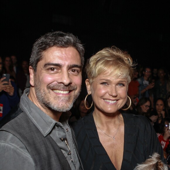 No Brasil, há, sim, homem para Xuxa! Apresentadora está casada com Junno Andrade há 11 anos