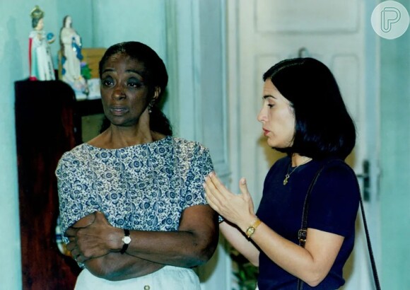 Atriz Léa Garcia e Gloria Pires em cena do remake da novela 'Anjo Mau', em 1997