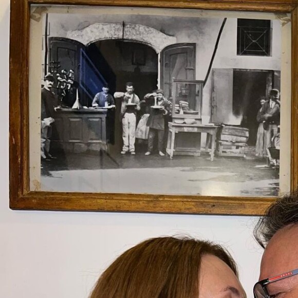 Mãe de Larissa Manoela não se defendeu ou entrou em detalhes sobre as acusações de que teria tirado dinheiro das contas da empresa para contas pessoais