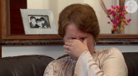 Nervosa, mãe de Larissa Manoela teve crise de choro durante a entrevista