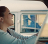 No comercial da Volkswagen, Maria Rita e Elis Regina cantam 'Como Nossos Pais'