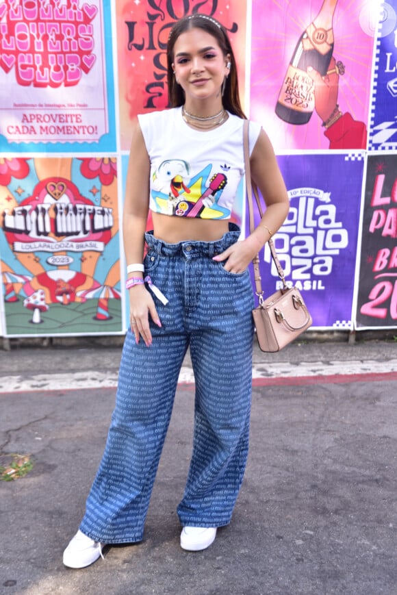 Look com jeans é ideal para ter conforto em shows e festivais: que tal esse usado por Mel Maia?