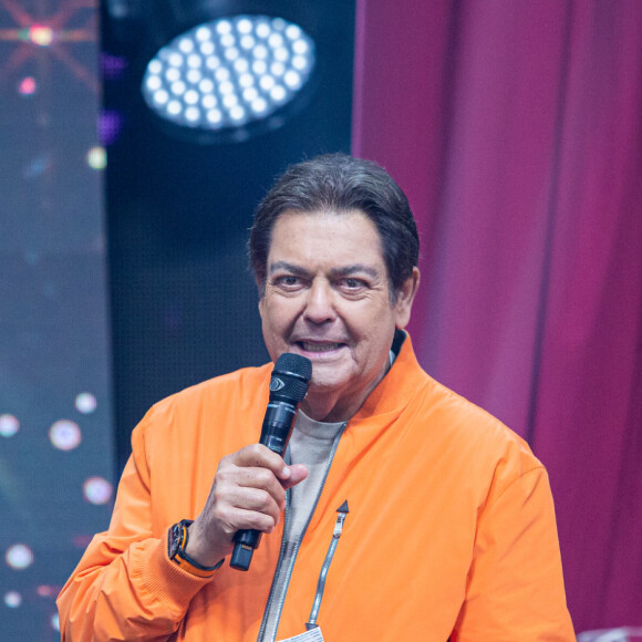 Faustão segue em processo de reabilitação na semi-intensiva