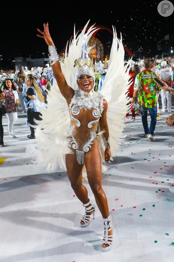 Adriana Bombom revelou história em conversa com o Purepeople, durante a concentração do carnaval deste ano