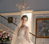 Vestido de noiva da Marê da novela 'Amor Perfeito' tem manga longa, calda e é recheado de flores bordadas