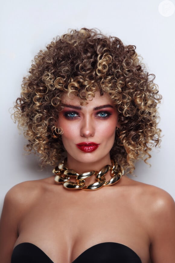 Foto: Sophie Charlotte voltou a exibir cabelo cacheado ao reunir amigos ao  comemorar 30 anos nesta segunda-feira, 29 de abril de 2019 - Purepeople