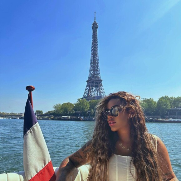 Rafaella Santos se mudará de visitar os lugares na França já que Neymar agora joga na Arábia Saudita