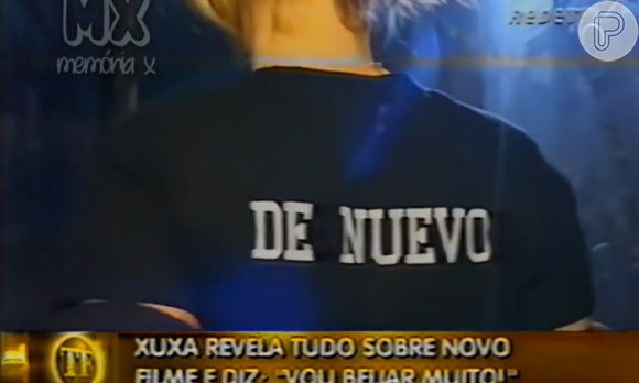 Frente e verso: Xuxa ainda escreveu 'De nuevo' para marcar sua vitória consecutiva no Grammy Latino