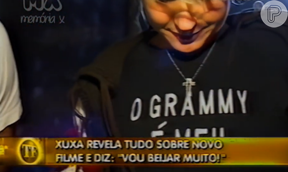 Xuxa sobre vitória no Grammy Latino: 'Soube que ganhei pela internet. Minha amiga Vavá estava em casa, leu na web e me contou. No mesmo instante, liguei pra minha mãe'