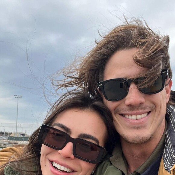 Romulo Neto atualizou o álbum de fotos do noivado com a influencer Mari Saad