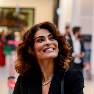 Juliana Paes surpreende com aerolook estiloso ao desembarcar no Aeroporto Santos Dumont, Rio de Janeiro, na última quinta-feira (28)