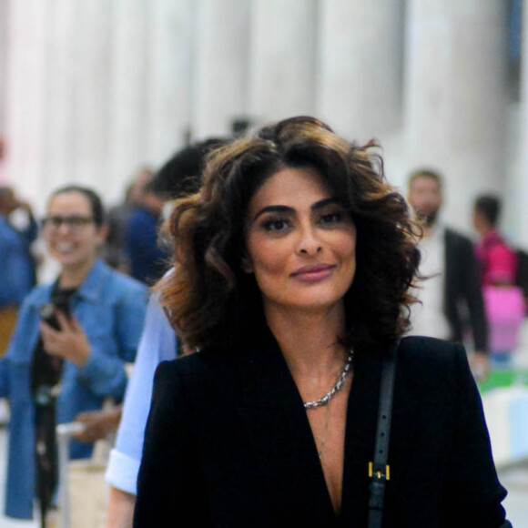 Juliana Paes usa bolsa tiracolo de couro da grife Yves Saint Laurent avaliada em 25 mil reais para compor aerolook