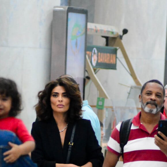 Juliana Paes esbanja beleza com aerolook estiloso, maquiagem leve e cabelo novo