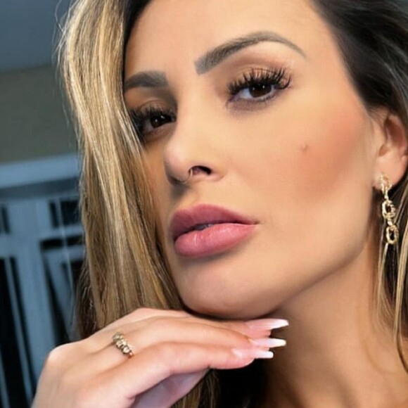 Andressa Urach anuncia qual será o próximo fetiche a ser realizado