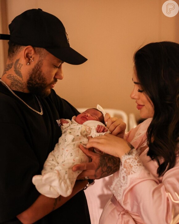 Neymar não conseguiu acompanhar o parto da filha, mas chegou o quanto antes na maternidade