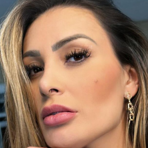 Andressa Urach anuncia que está namorando: 'Apaixonada'. Saiba quem é o rapaz!