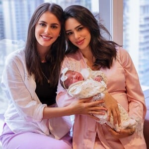 Bruna Biancardi posou com a irmã e a filha logo após o parto