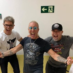 Mingau é baixista da banda Ultraje a Rigor desde 1999