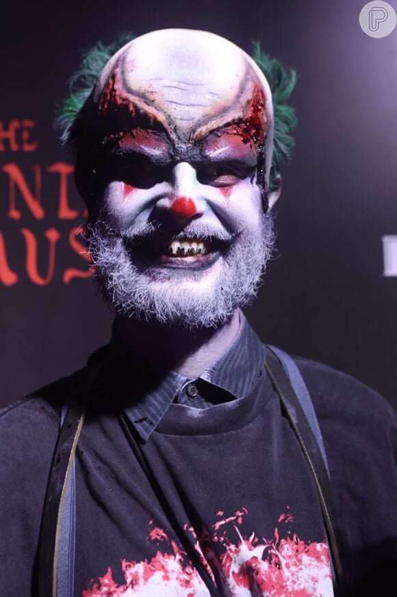 André Nicolau caprichou na maquiagem de palhaço assassino para ir na Festa de Halloween da 'The Haunted Haus'