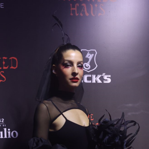 Festa de Halloween da 'The Haunted Haus': Michele Batista foi como noiva cadáver em look all black