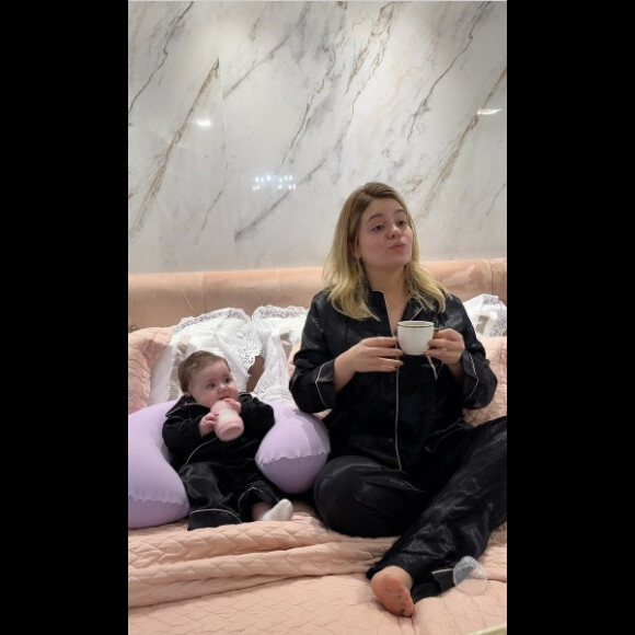 Viih Tube mostra desafios e detalhes da maternidade em suas redes sociais