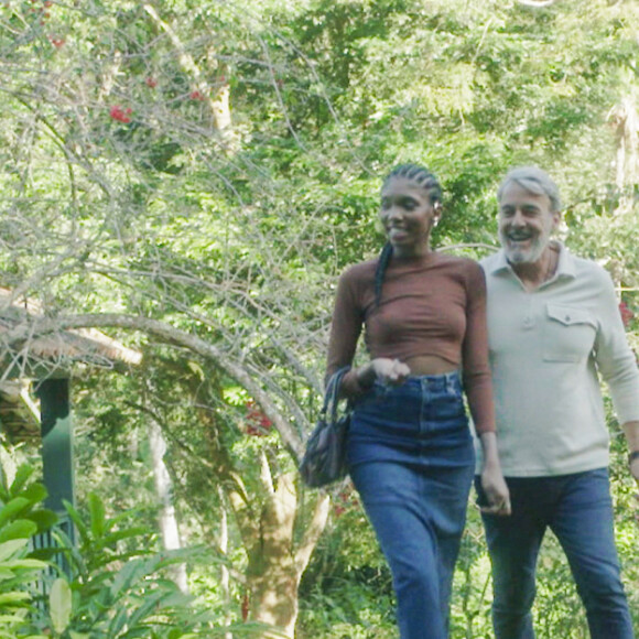 Pedro (Alexandre Borges) se interessa por Taís (Késia) na novela Elas por Elas