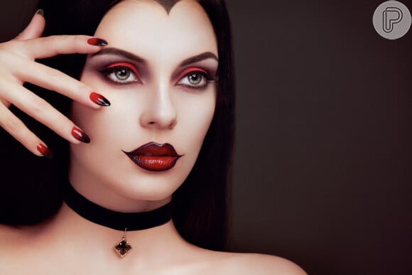 Lábios ombré é uma trend em alta para as maquiagens de vampira