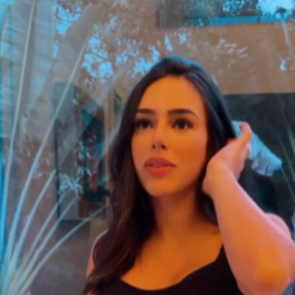 Corpo pós-parto de Bruna Biancardi: 'Vocês estão falando: 'nossa, você desinchou, você já emagreceu'. Eu já estou, aos pouquinhos, voltando ao meu peso'