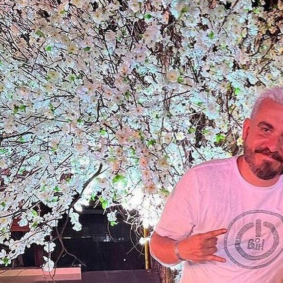 Neymar não deixa de participar de festas mesmo lesionado